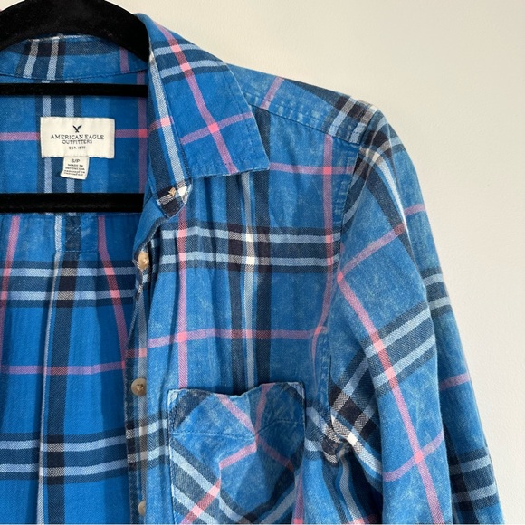 American Eagle Outfitters Blue and Pink Plaid Flannel Size Small - Picture 2 of 6